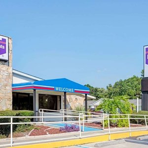 Welcome to the Knights Inn Jacksonville Baymeadows