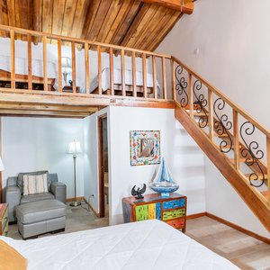 Family Room Melina

Las vacaciones mejor pensadas. Una habitación para compartir en familia o con amigos, con un toque natural en cada espacio.

Ideal para 4 personas. 225 USD / por noche.

• 1 Cama Queen en la habitación principal

• 2 camas individuales en el entresuelo.

• Desayuno incluido.

• AC y ventiladores.