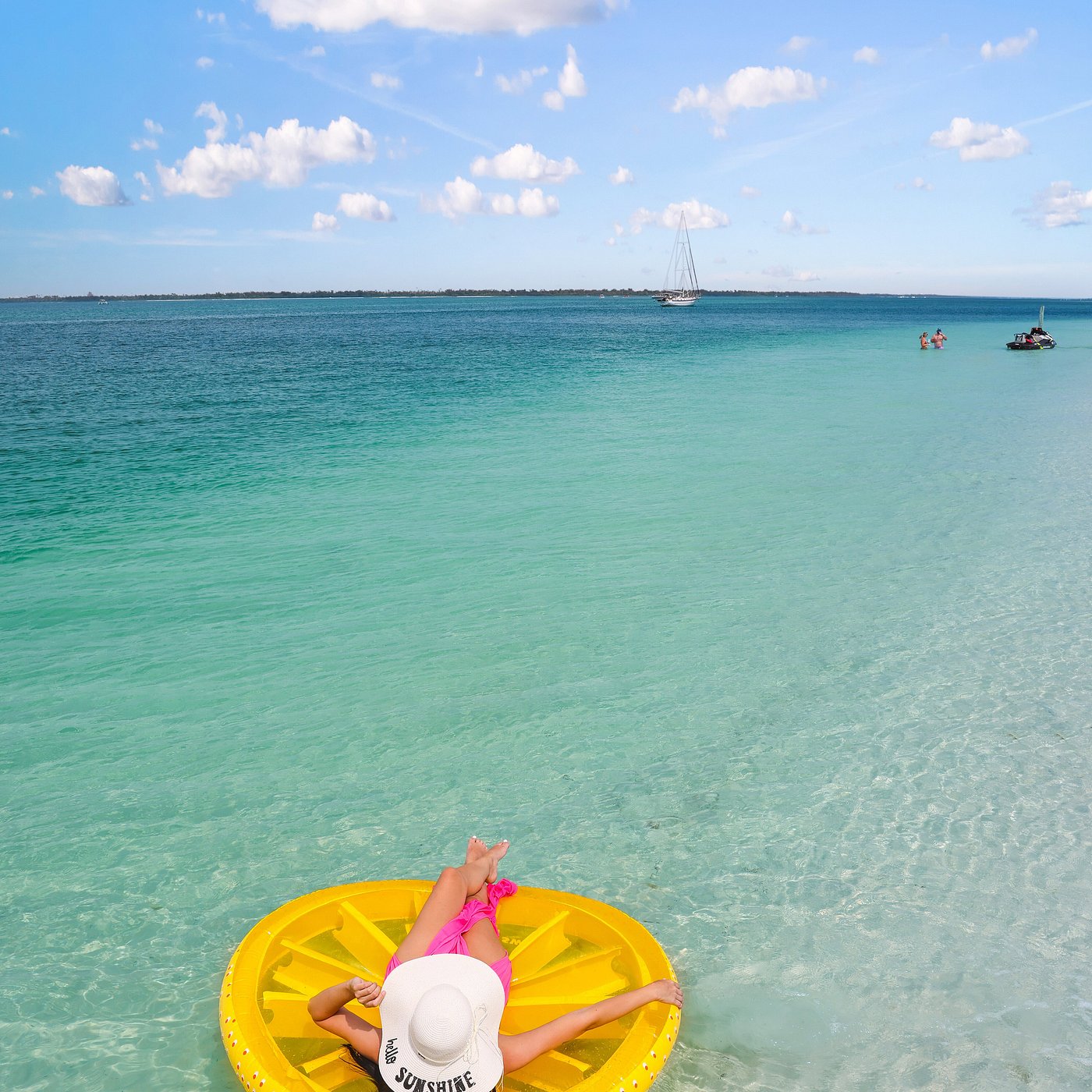 Discover the hidden gem of Shell Island in Panama City Beach, where pristine shores and crystal-clear waters embrace you. Beauty awaits at every turn 🌊☀️