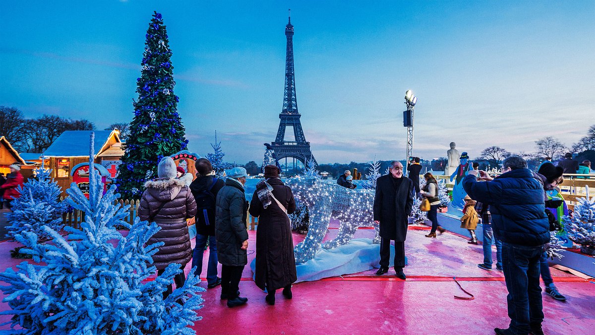 Le Marais at Christmas: Lights, Illuminations & Places to Visit
