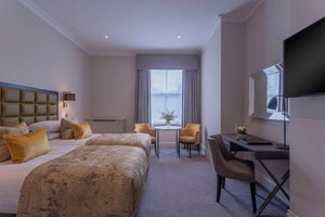 Room & Suite