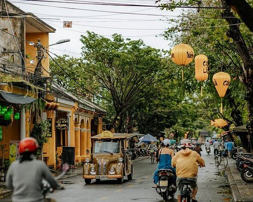 best tour guides in vietnam