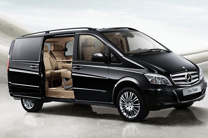 Mercedes Viano – Atlantix Travel