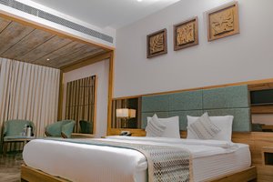 Room & Suite