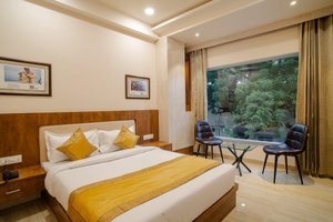 Room & Suite