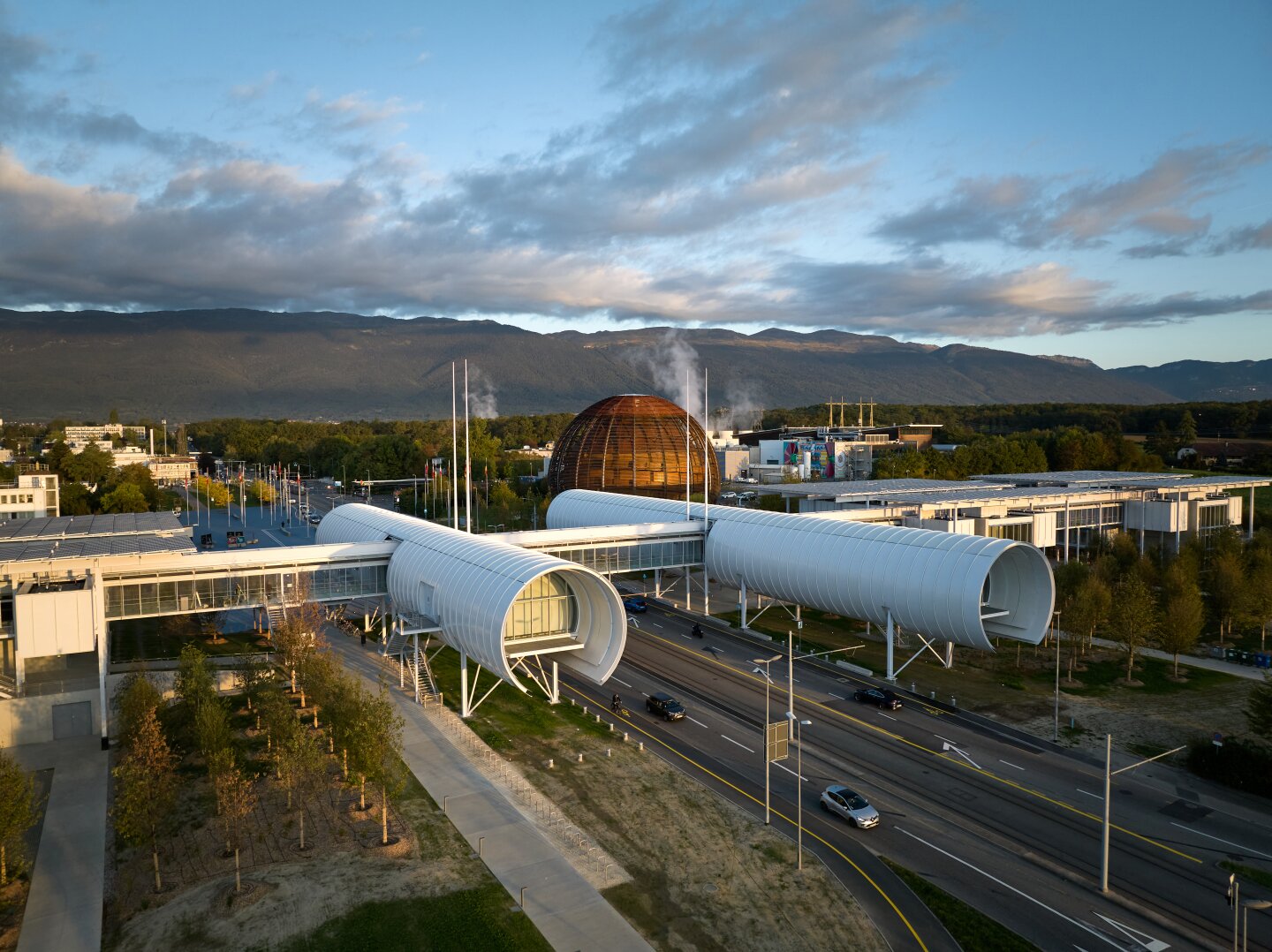 2024年 CERN - 行く前に！見どころをチェック - トリップ