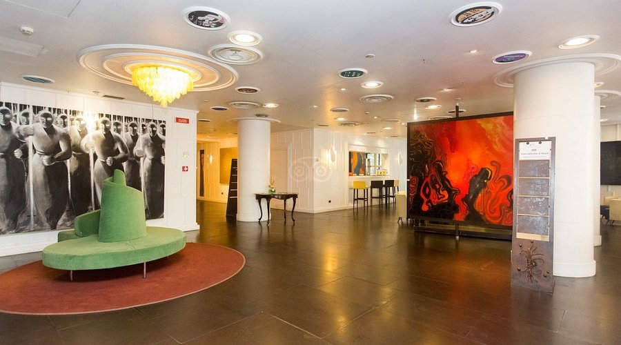Hall 