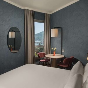 NH La Spezia Room Superior View Mirror