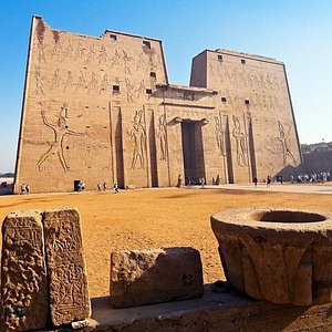 Templo de Khnum em Esna - Nilo, Egito