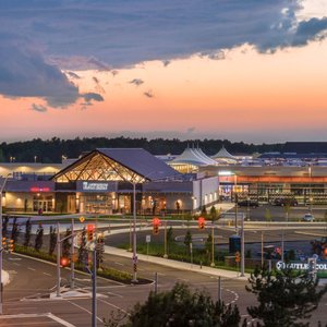 Outlet Collection at Niagara aerial view, over 100 retailers 