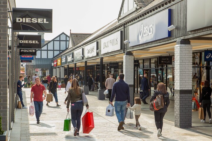 Clarks outlet cheshire on sale oaks