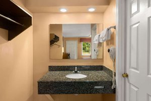 Room & Suite