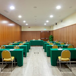 Meeting Room (62 sq.m.) Class Room style