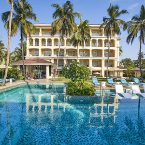 Outdoor swimming pool
