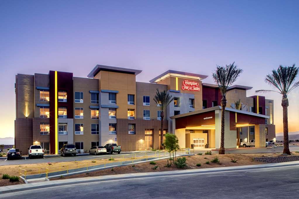 HAMPTON INN SUITES INDIO Updated 2024 Prices Hotel Reviews CA   Exterior 