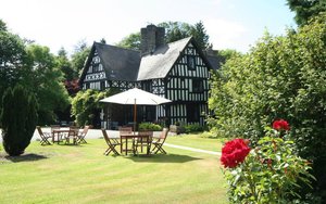 Maesmawr Hall Hotel in Caersws