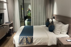 Room & Suite