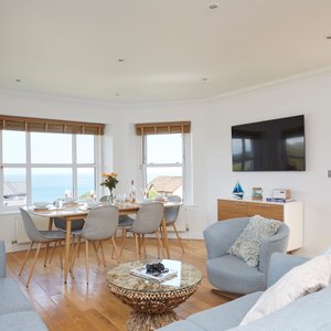 Cromwell 3 bedroom apartment with Sea Views sleeping up to 6+2.