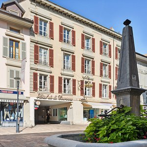 Hotel de la Couronne is situated on the pedestrian Grand-Rue in the old town of Morges. 