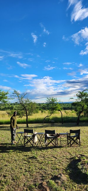 Legendary Serengeti Camp - Luxury seasonal Mobile Safari tented camp