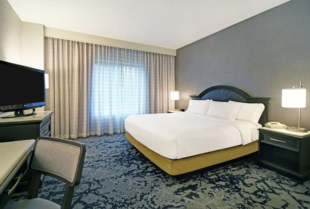 EMBASSY SUITES BY HILTON CHARLESTON 146 1 7 2 Updated 2023   Guest Room Amenity 