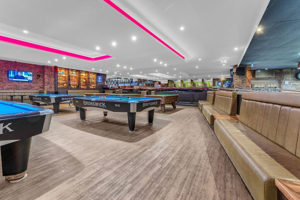 Le Spot Billiard Lounge