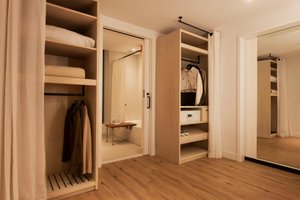 Room & Suite