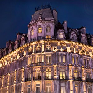 Thistle Piccadilly Exterior