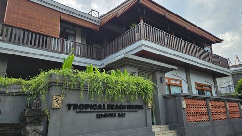 Tropical Beach House image