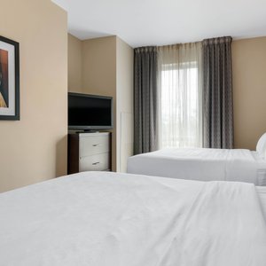 Staybridge Suites St. Petersburg Downtown, an IHG Hotel, hotel in St. Petersburg
