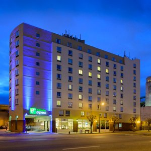 Enjoy the Historic District while staying on the Waterfront