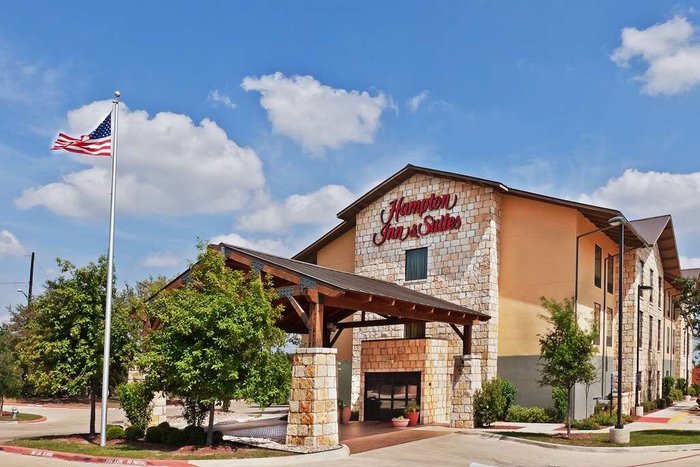 Hampton Inn & Suites Austin - Lakeway Parking: Pictures & Reviews 