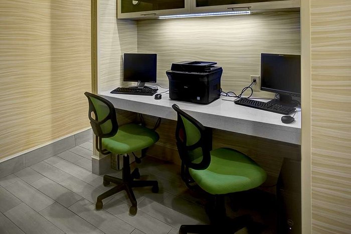 Hampton Small Space Desk