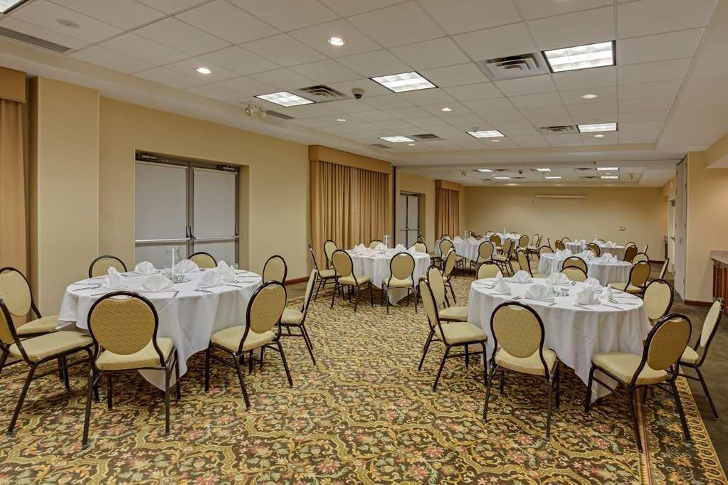 HILTON GARDEN INN CLEVELAND AIRPORT Updated 2024 Prices Hotel   Meeting Room 