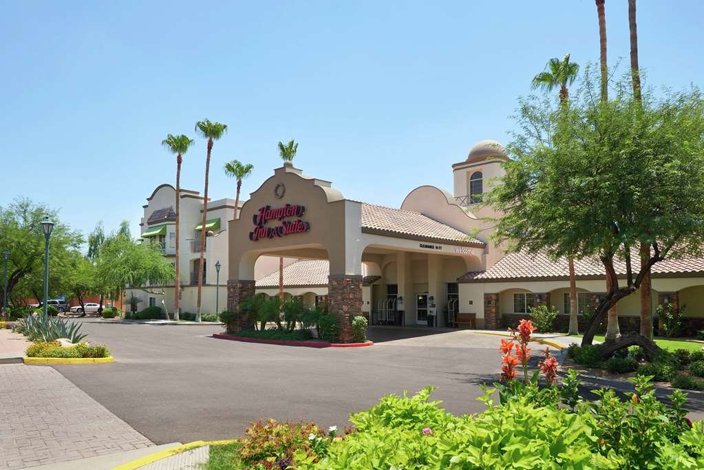 HAMPTON INN SUITES PHOENIX SCOTTSDALE 200 2 3 2 Updated