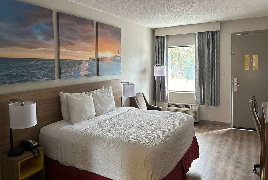 DAYS INN BY WYNDHAM ST GEORGE $71 ($̶8̶3̶) - Updated 2024 Prices & Hotel Reviews - Saint George, SC DAYS INN BY WYNDHAM ST... 