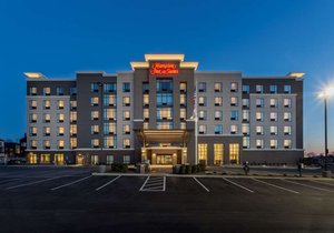 Hampton Inn & Suites Newport / Cincinnati in Newport