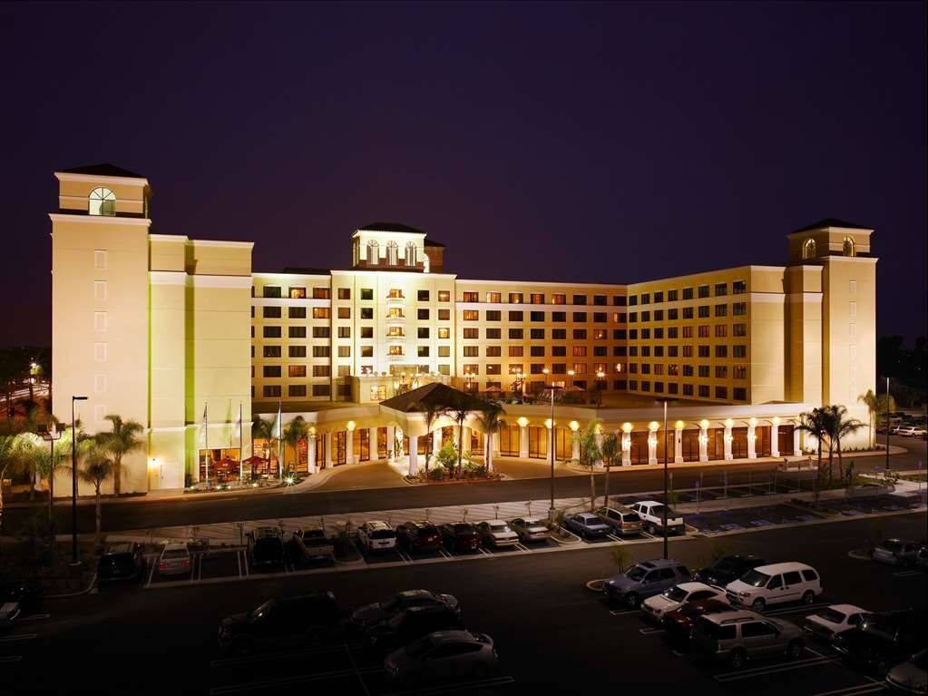 DOUBLETREE SUITES BY HILTON HOTEL ANAHEIM RESORT CONVENTION CENTER   Exterior 