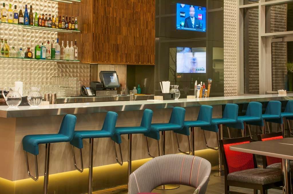 HAMPTON INN SUITES DENVER DOWNTOWN CONVENTION CENTER Updated 2024   Barlounge 