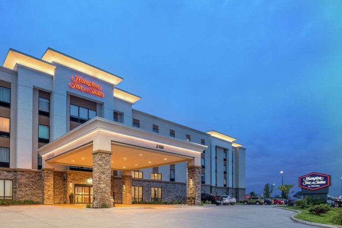 HAMPTON INN & SUITES AMES - Updated 2024 Prices & Hotel Reviews (Iowa)