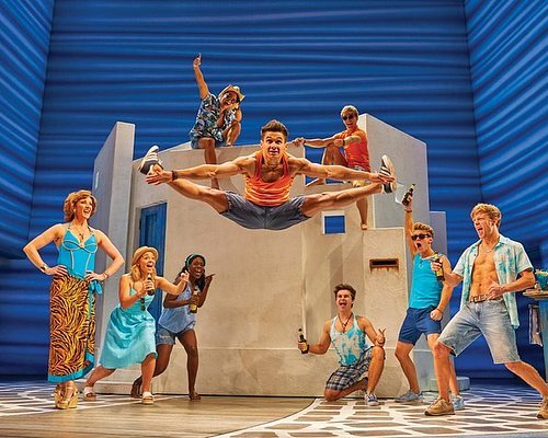 Mamma Mia!' boasts spectacular set, choreography