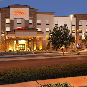 Hampton Inn & Suites Prescott Valley in Prescott Valley, image may contain: Hotel, City, Office Building, Inn