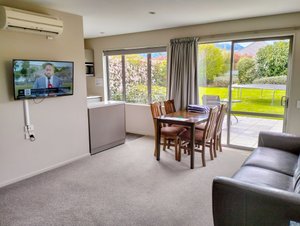 Room & Suite