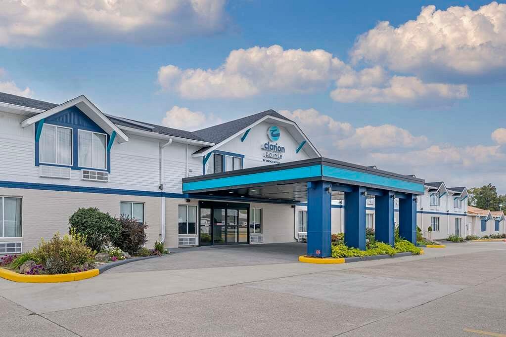 CLARION POINTE Prices & Hotel Reviews (Jasper, IN)