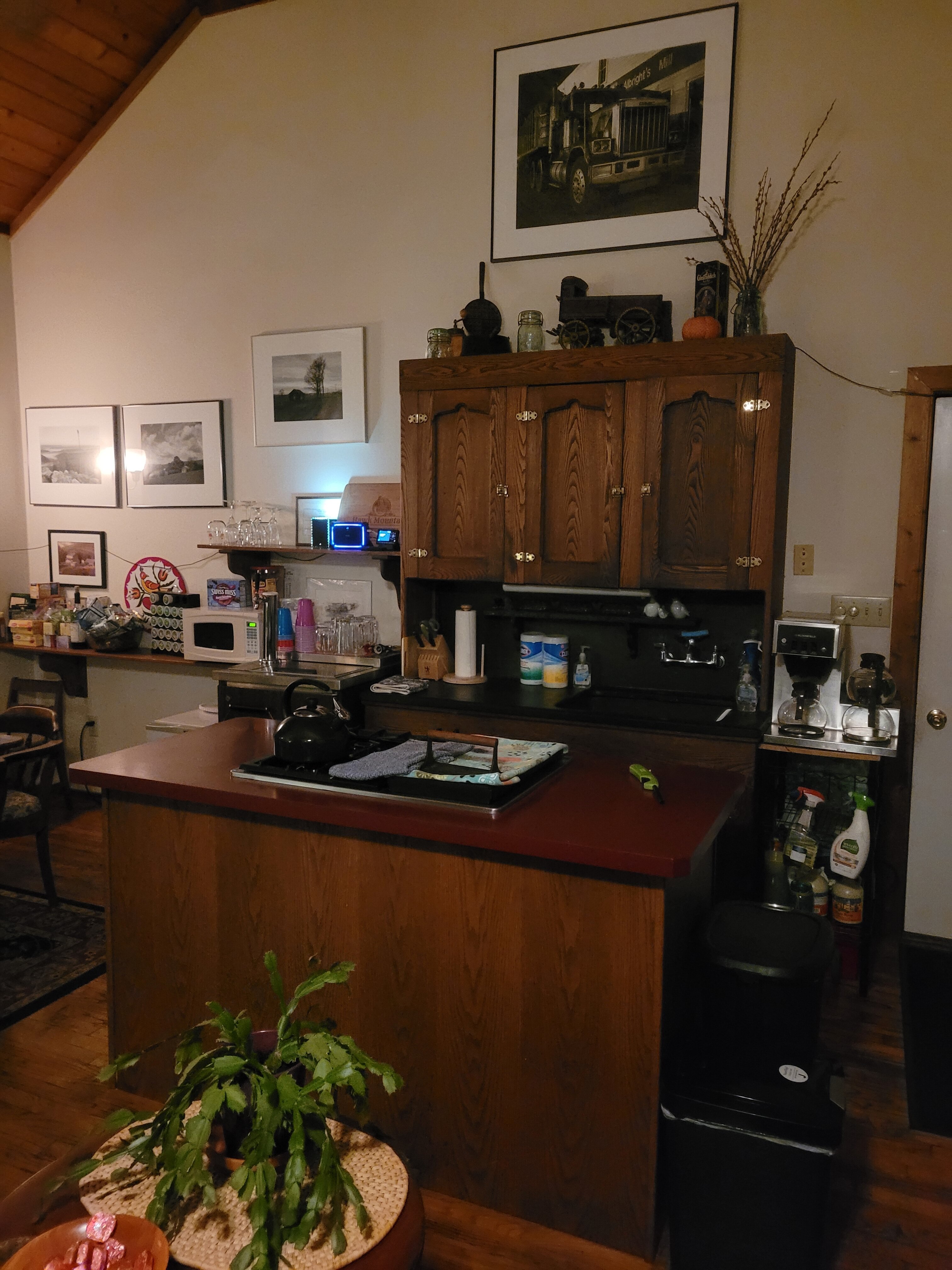 HAWK MOUNTAIN B&B - Updated 2024 Prices & Hotel Reviews (Kempton, PA)