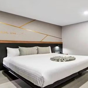 Deluxe King Bed