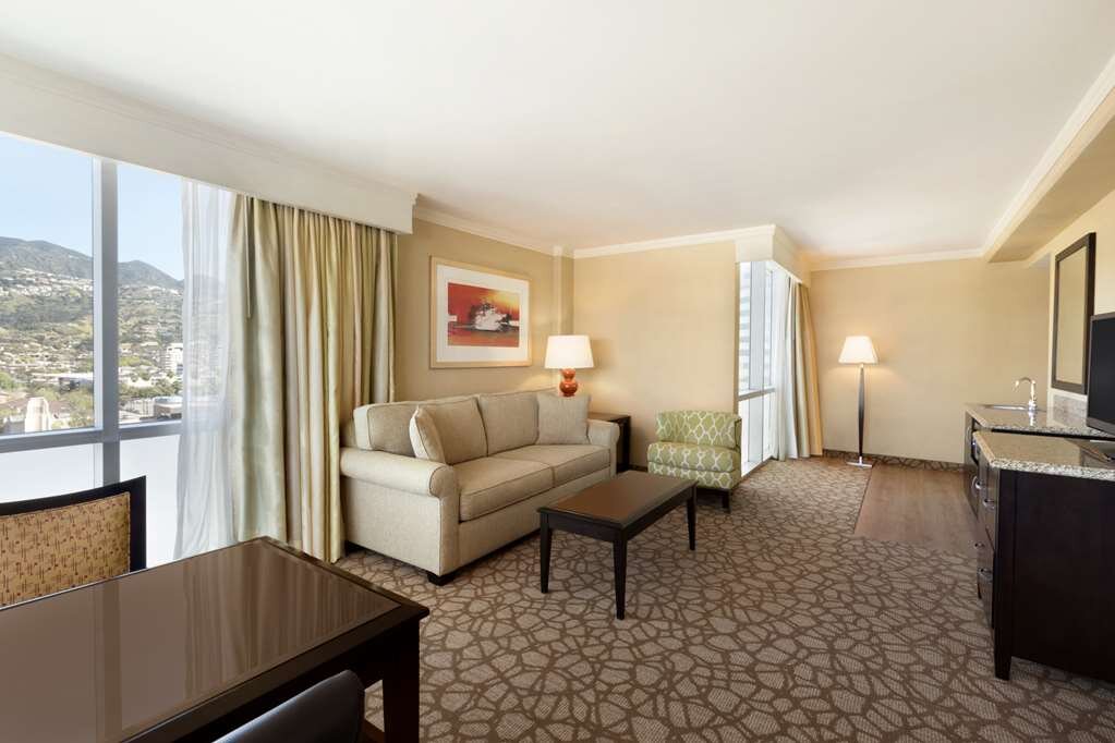 Hotel photo 79 of Embassy Suites by Hilton Los Angeles Glendale.