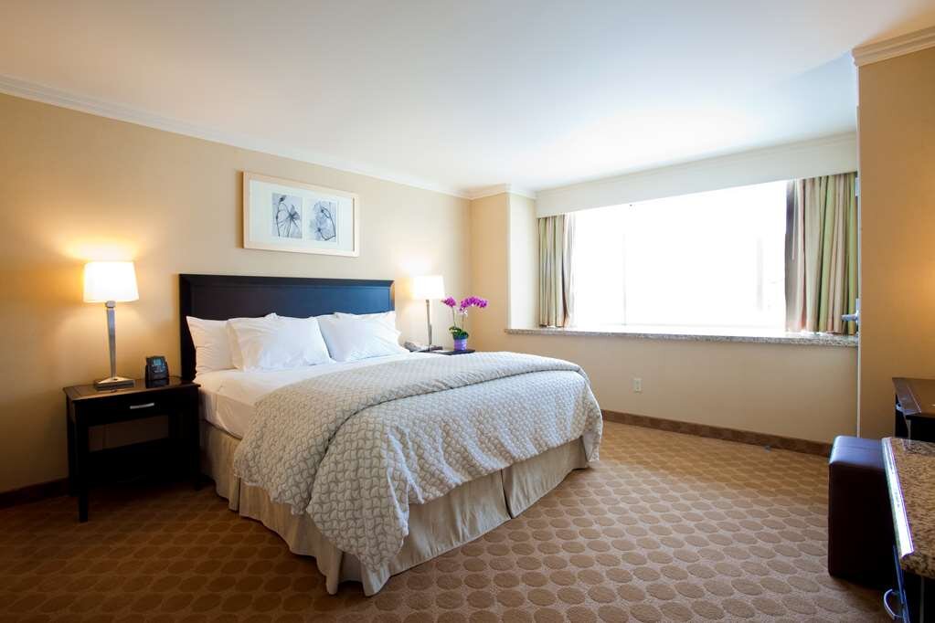 Hotel photo 70 of Embassy Suites by Hilton Los Angeles Glendale.