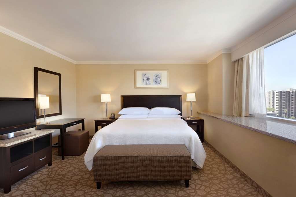 Hotel photo 74 of Embassy Suites by Hilton Los Angeles Glendale.