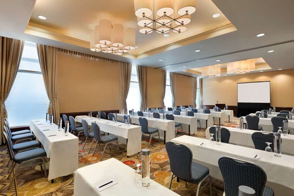 Hotel photo 64 of Embassy Suites by Hilton Los Angeles Glendale.
